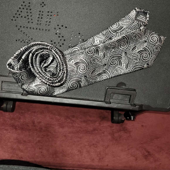 Tie - Picture 3 of 5